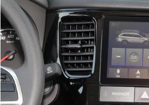  Bên phải vô lăng