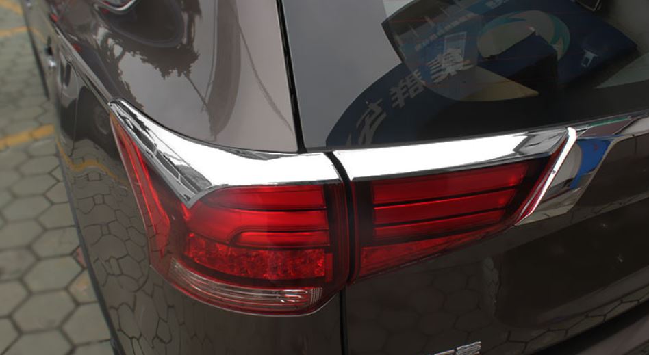 Ốp viền đèn pha sau Mitsubishi Outlander 2016-2021